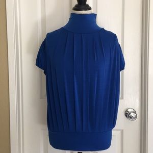Blue short sleeve top